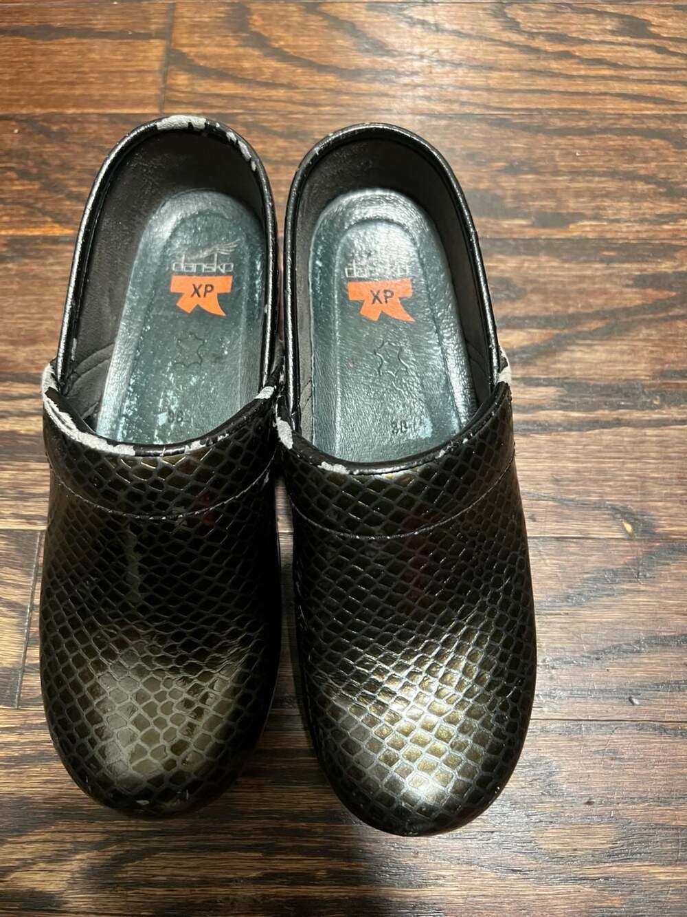 Dansko Pro XP Professional Clogs Size 38 Snake Print Leather